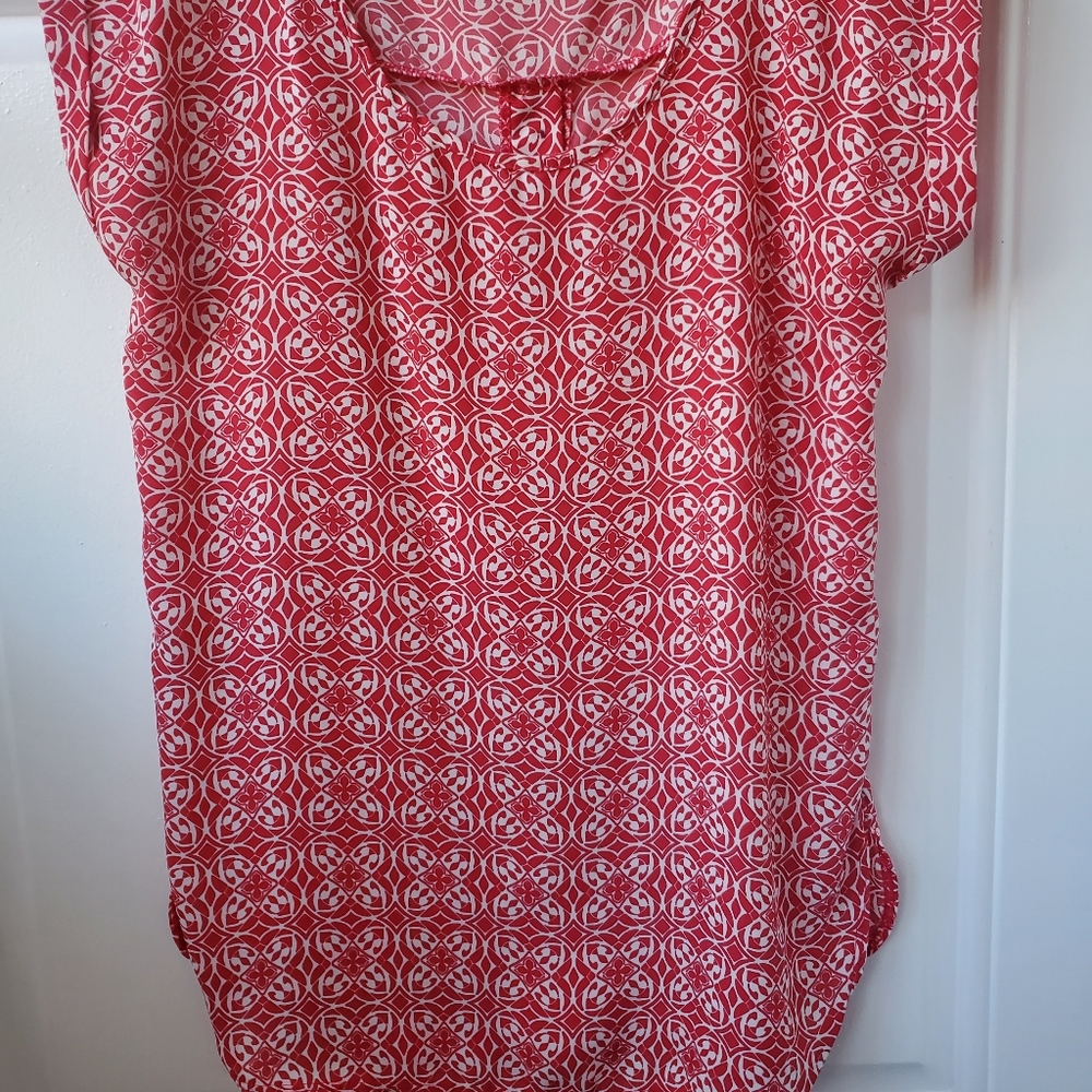 Red and white print top